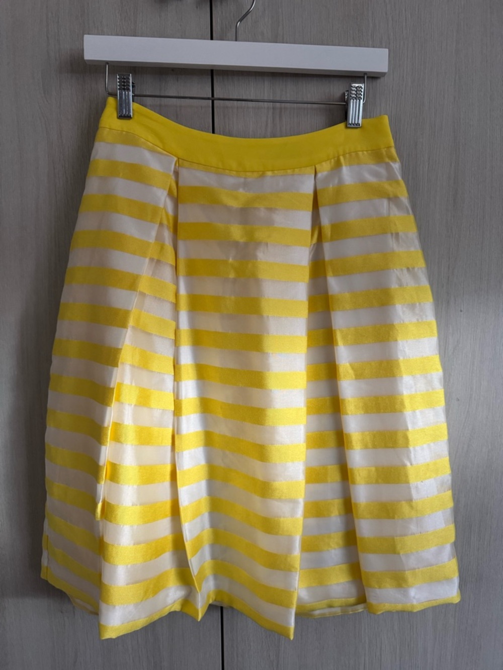 Vince Camuto Yellow and White Striped A-Line Skirt Sz 2